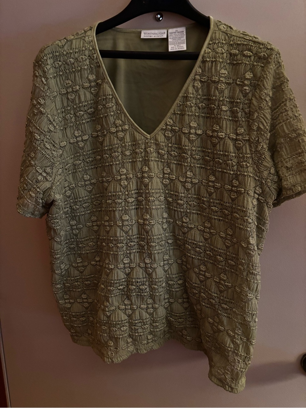 Worthington Olive Textured V‑Neck Short Sleeve Top